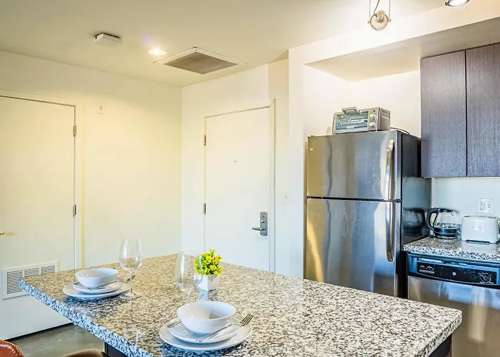 Mins To Asu Dt Phx Poolbalconygymparkingwd Apartment