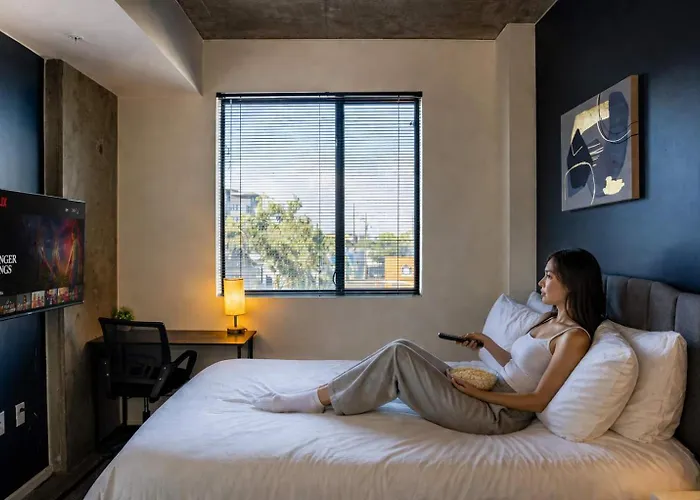 Mins To Asu Dt Phx Poolbalconygymparkingwd Apartment